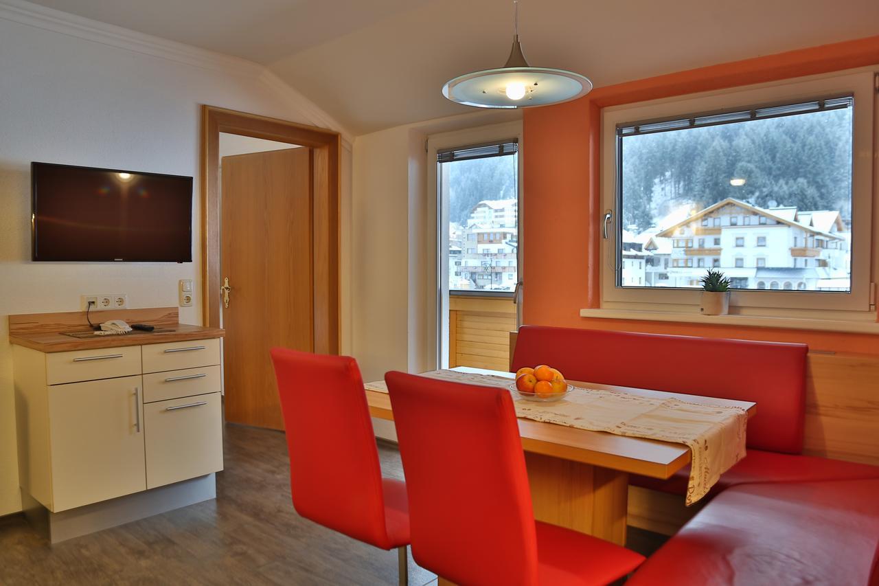 Altamira Apartment *